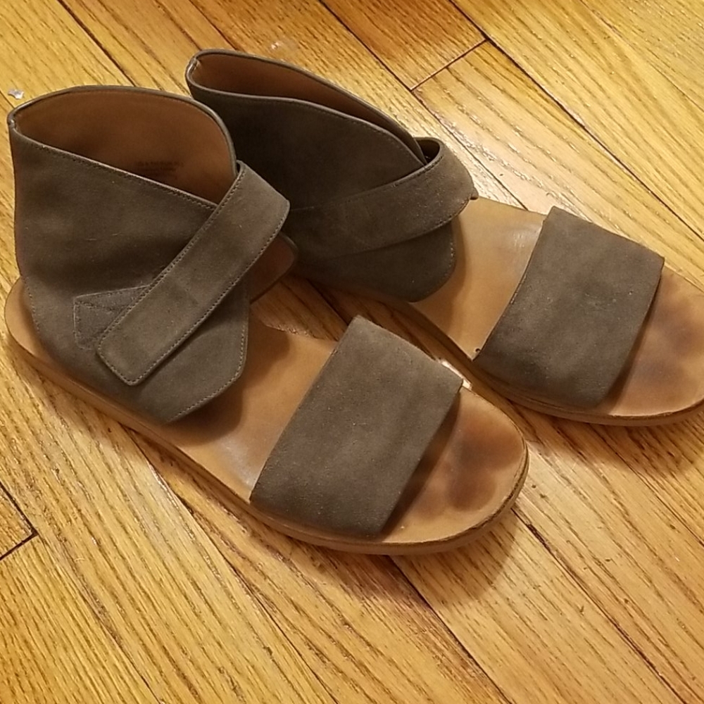 Vince Sandals.. 39.5 euro